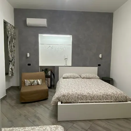 Studios Toledo 355-2